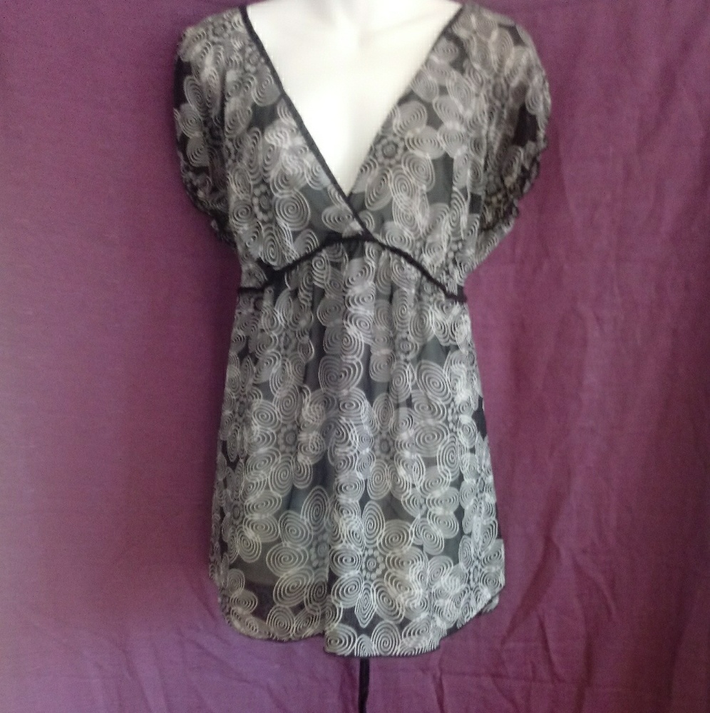 Woman's Blouse Black and White spiral Caren Sport